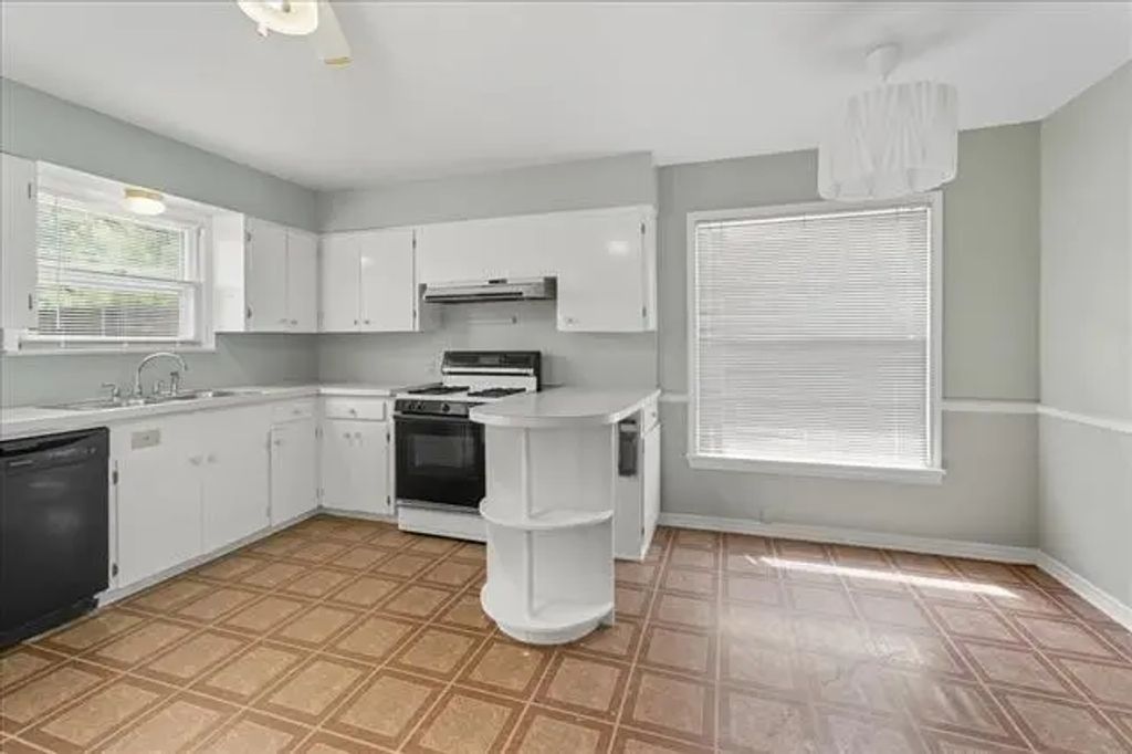 6902 E Mockingbird Lane, Dallas