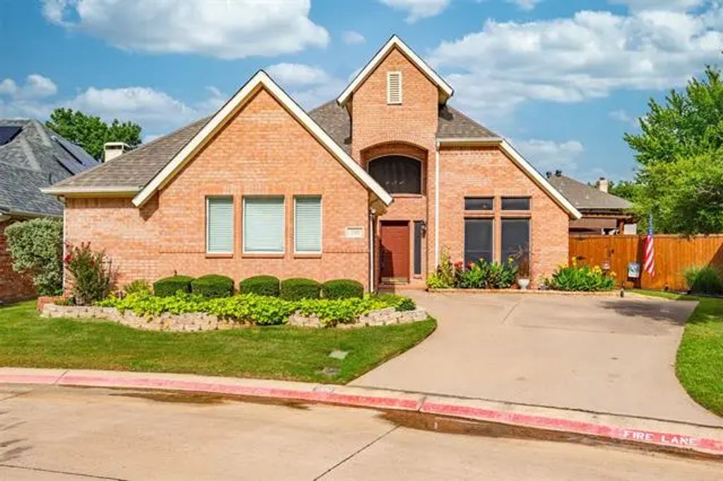 200 Arbor Glen Drive, Euless