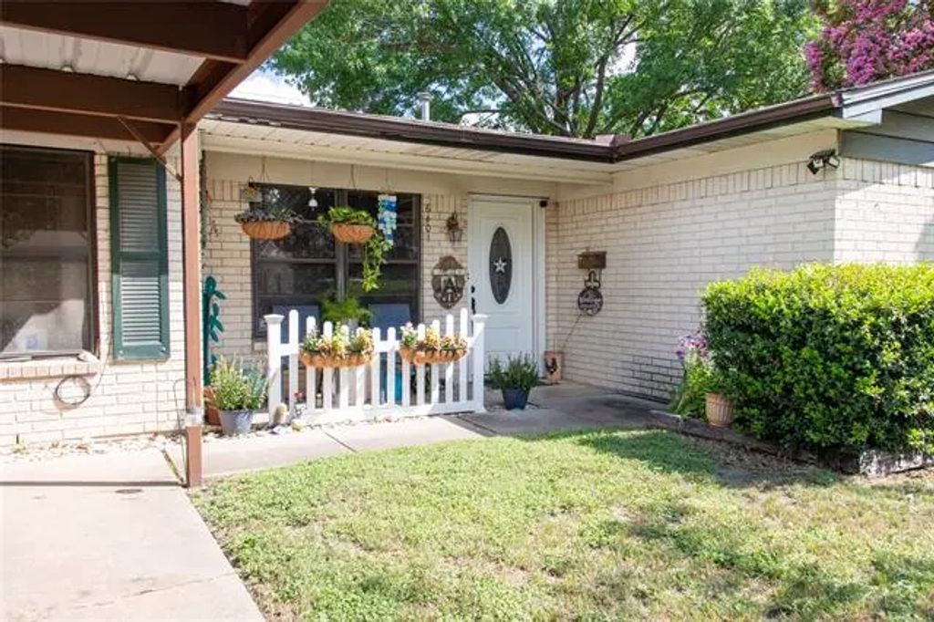 6401 Haden Drive, Waco