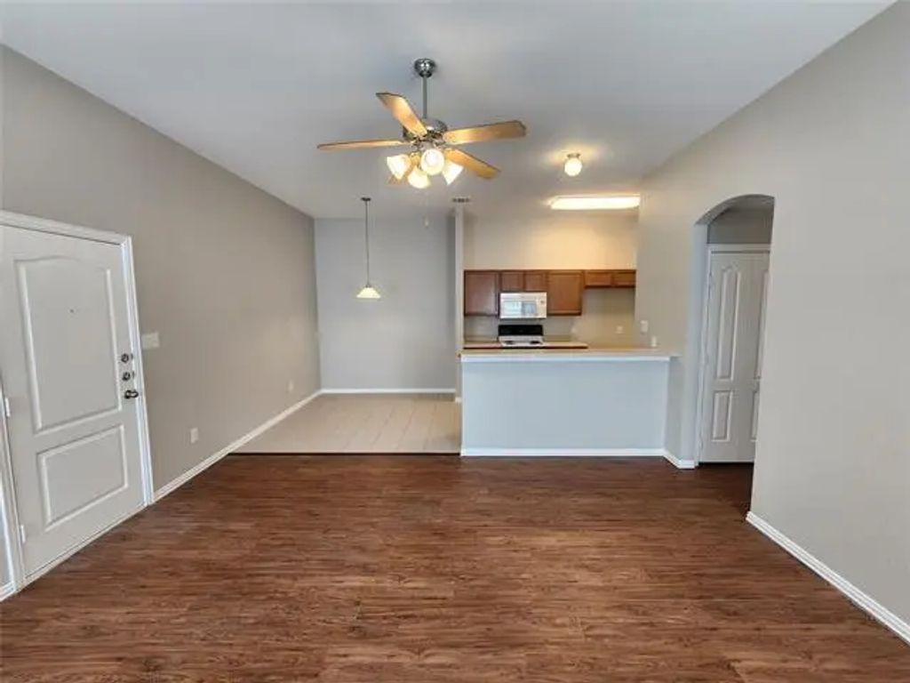 209 Deborah Lane, Crowley
