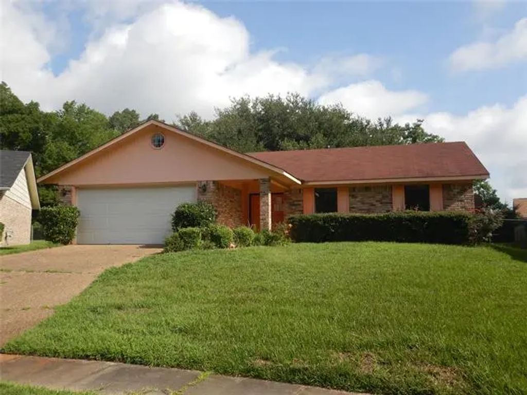 4816 Honeysuckle Lane, Shreveport