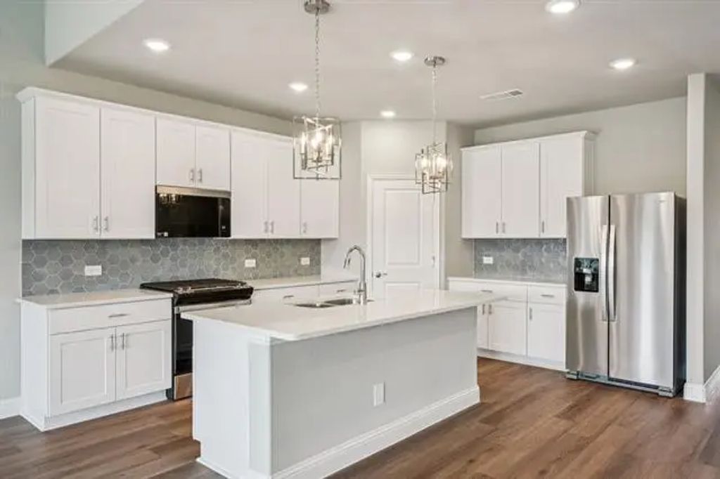 6625 Creek Edge Circle, Fort Worth
