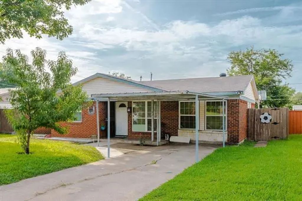 2370 Blue Creek Drive, Dallas