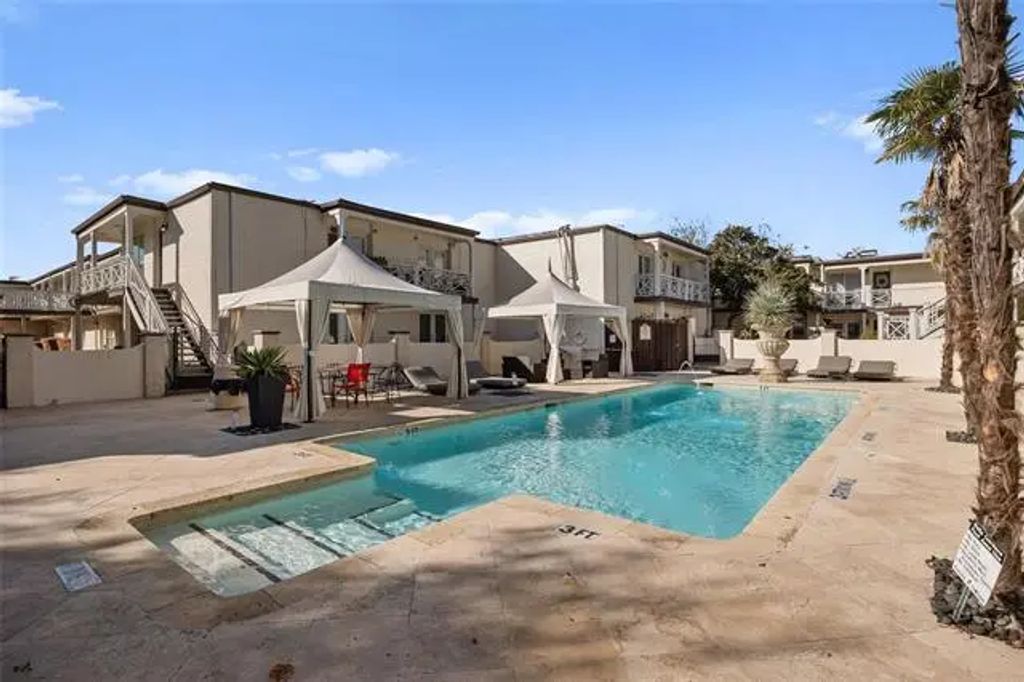 5919 E University Boulevard 238, Dallas