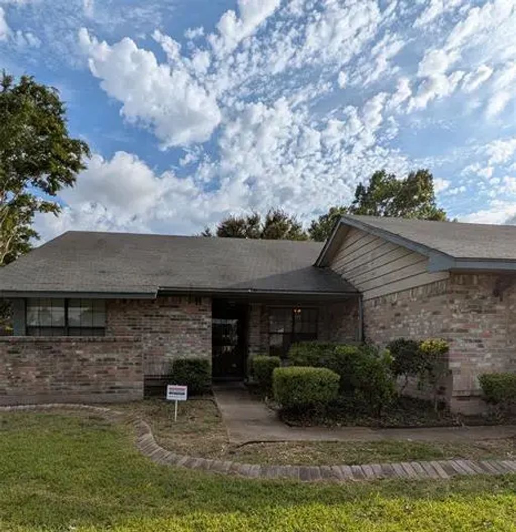 2501 Slaton Drive, Grand Prairie