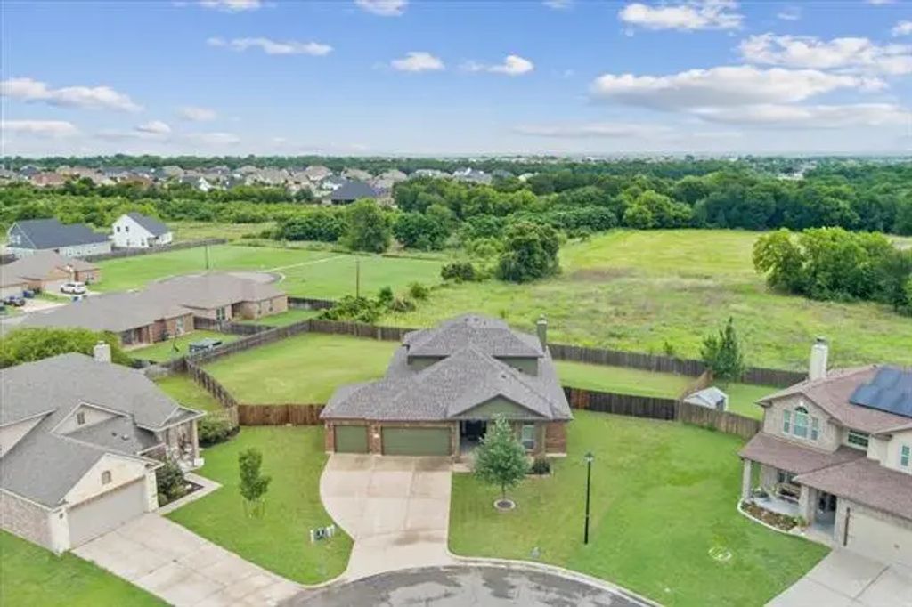 5301 Tama Drive, Waco