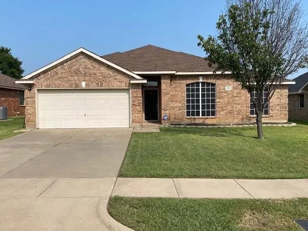 1004 Cutting Horse Drive, Mansfield
