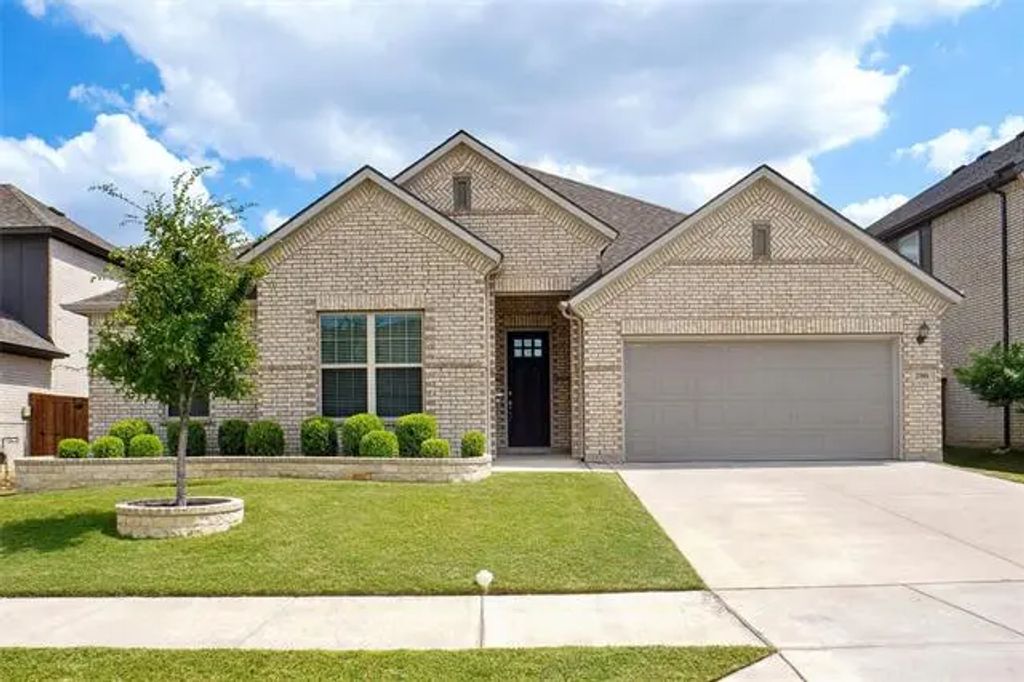 200 Arveson Avenue, Fort Worth