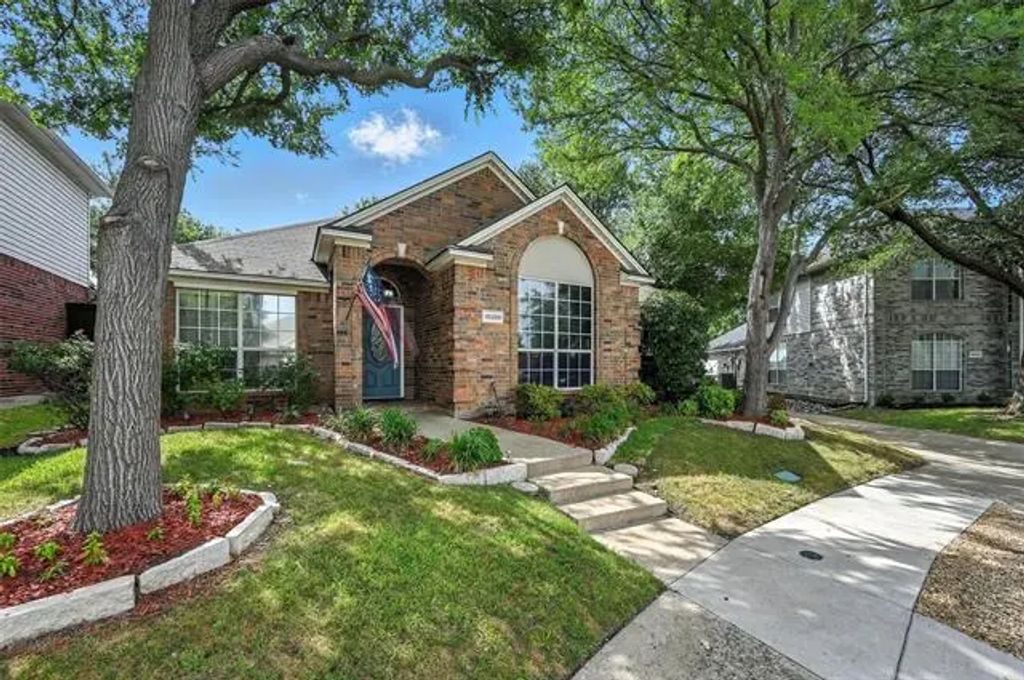 18208 Muir Circle, Dallas