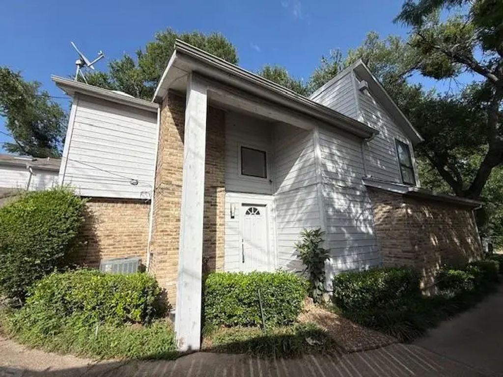 9308 Greenville Avenue, Dallas