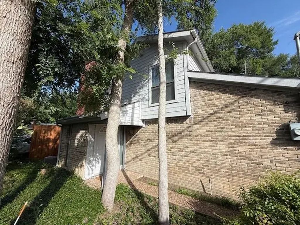 9310 Greenville, Dallas