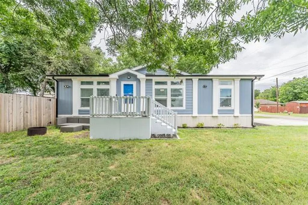 427 Grayson Court, Joshua