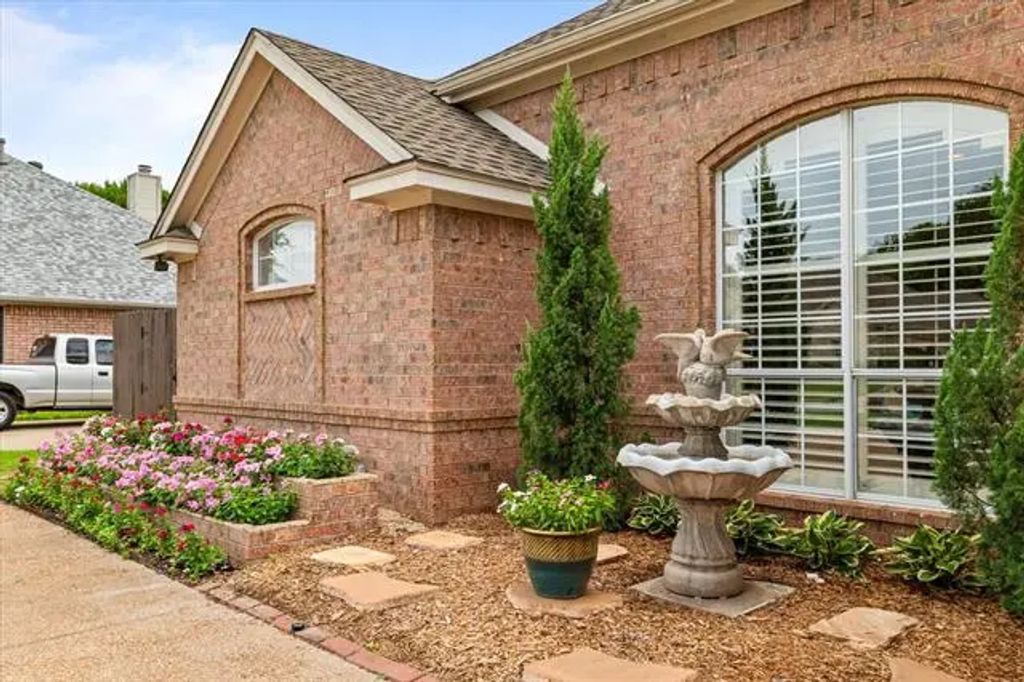 6932 Danele Court, Richland Hills