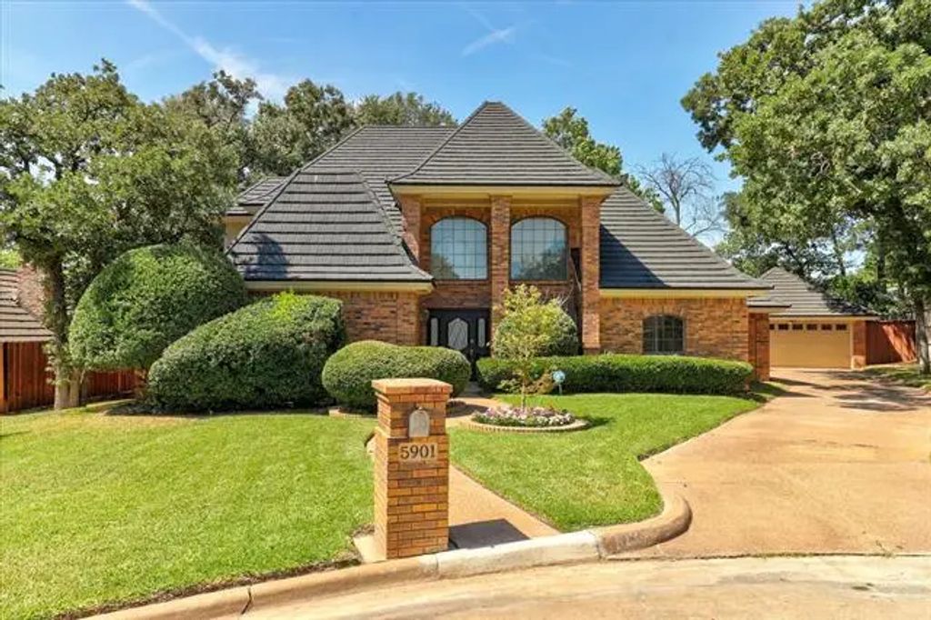 5901 Derek Street, Arlington