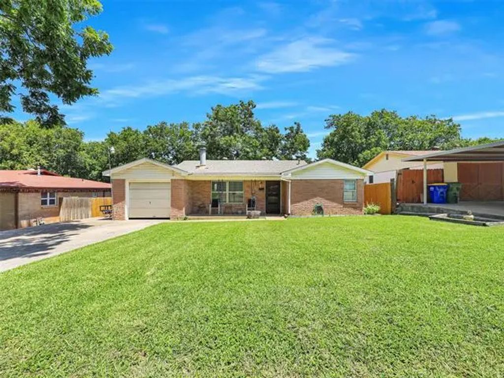 8532 Gibbs Drive, White Settlement