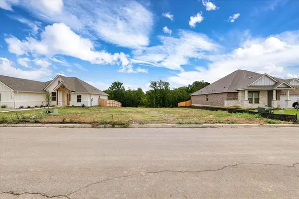 10804 Granada Drive, Waco