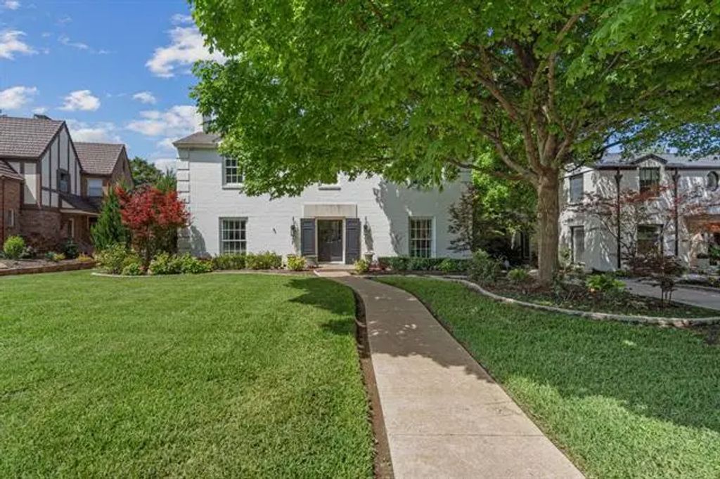 2215 Ward Parkway, Fort Worth