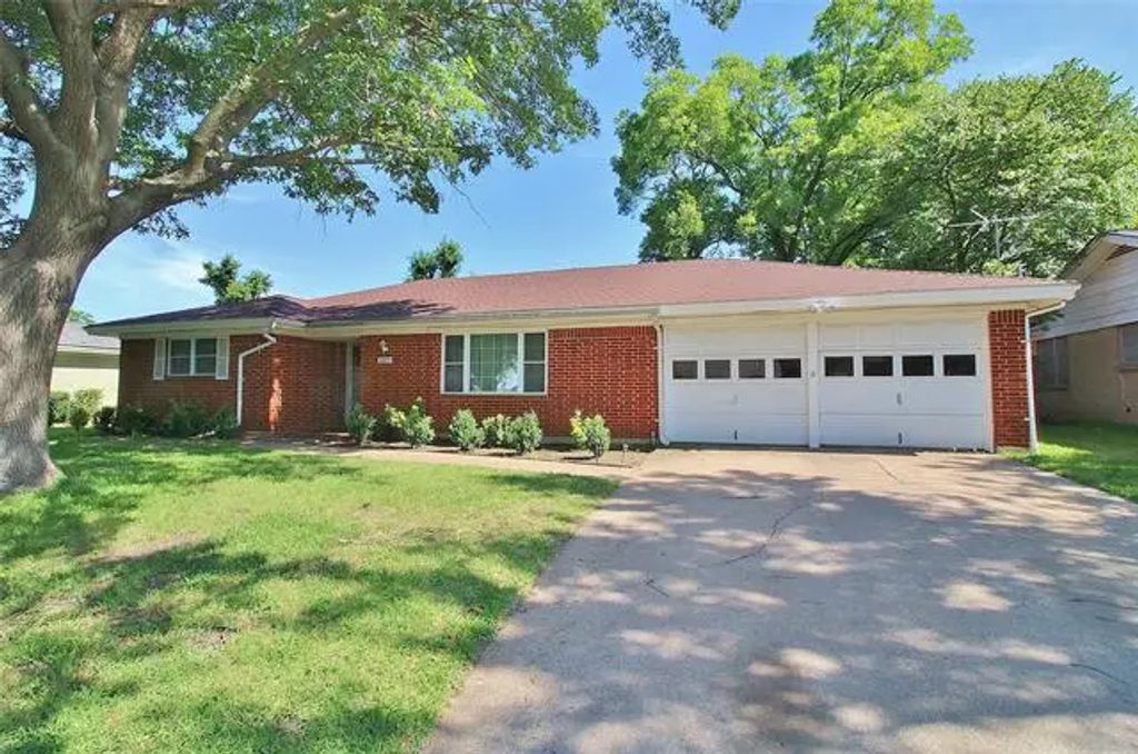 1217 Lyric Drive, Fort Worth