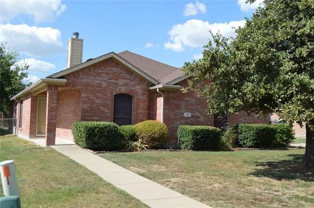 139 Lexington Drive, Terrell