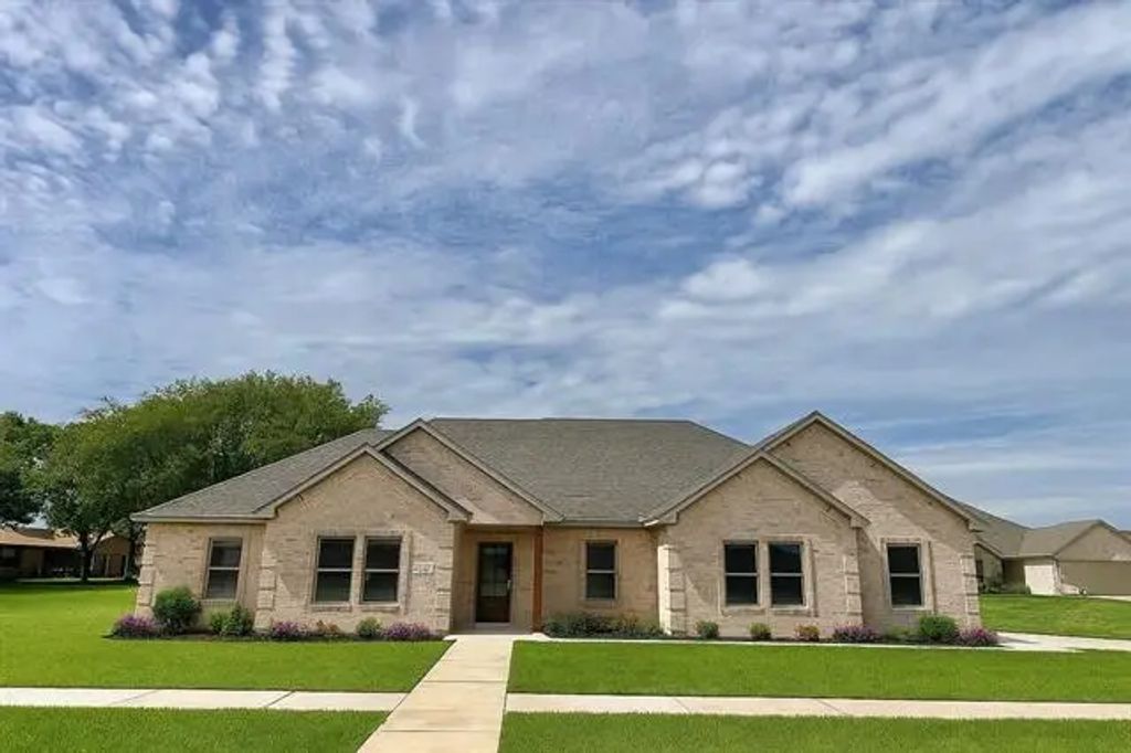 503 John Jr Drive, Lindsay