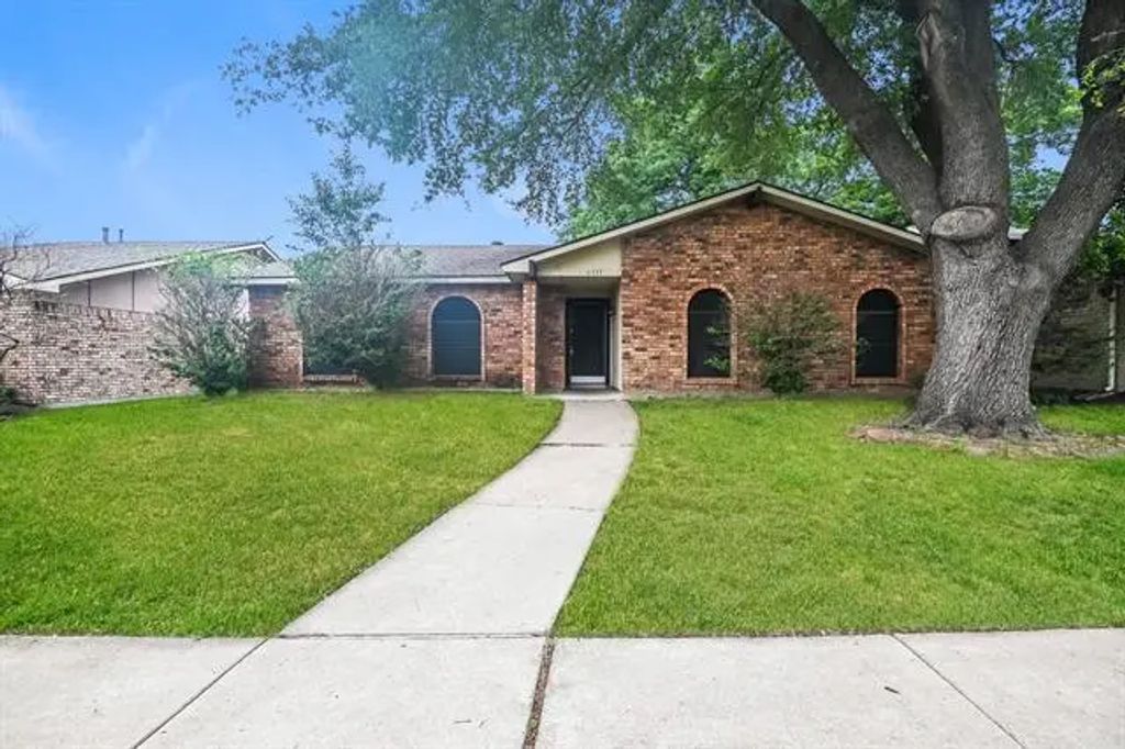 6333 Fallbrook Drive, Garland