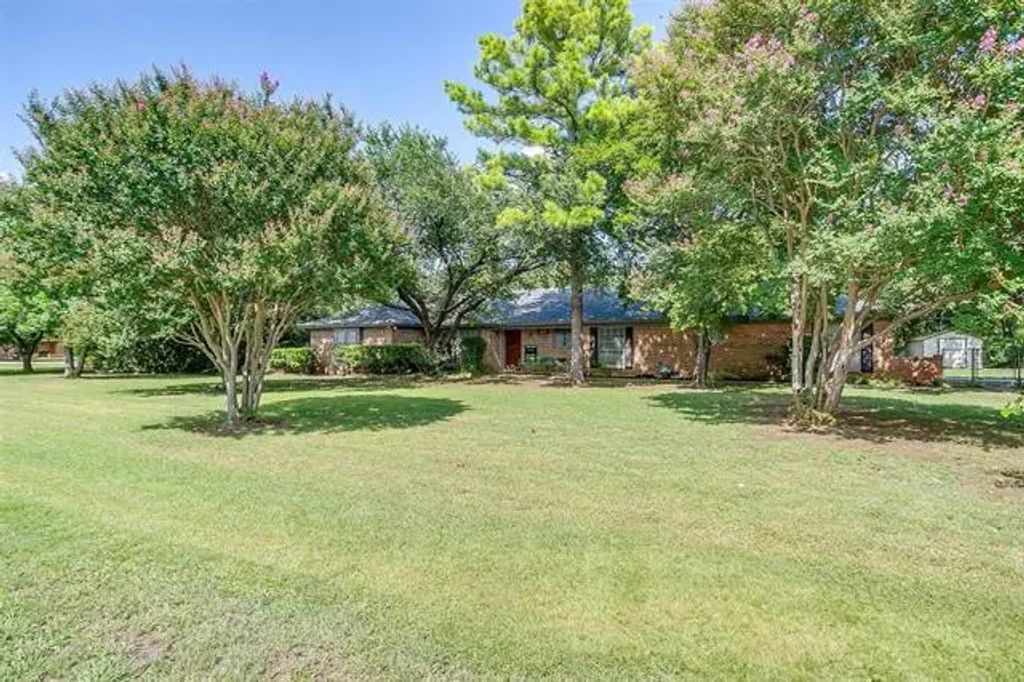 12505 White Oak Drive, Burleson