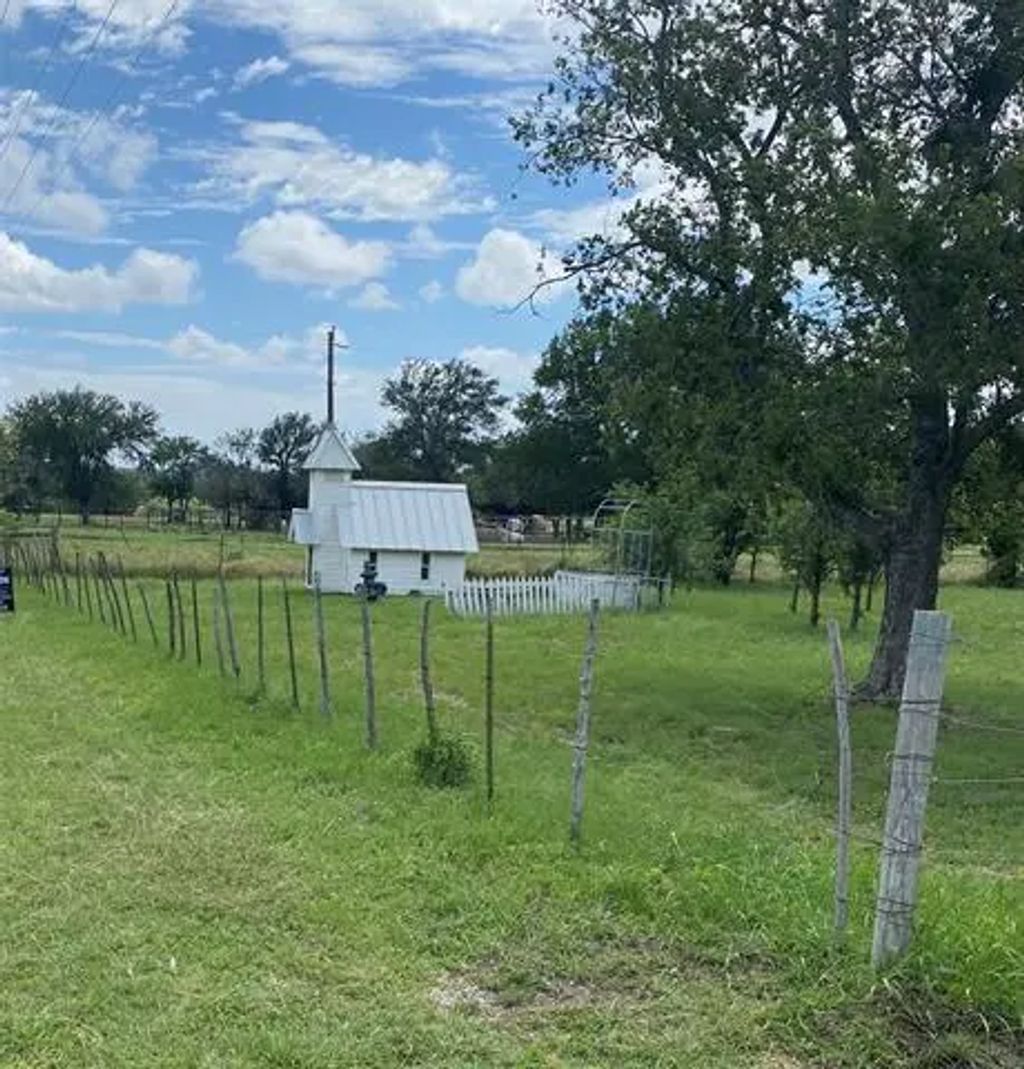 1149 Azle Highway, Weatherford