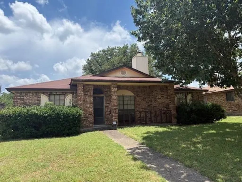 1116 Cresthaven Drive, Lancaster
