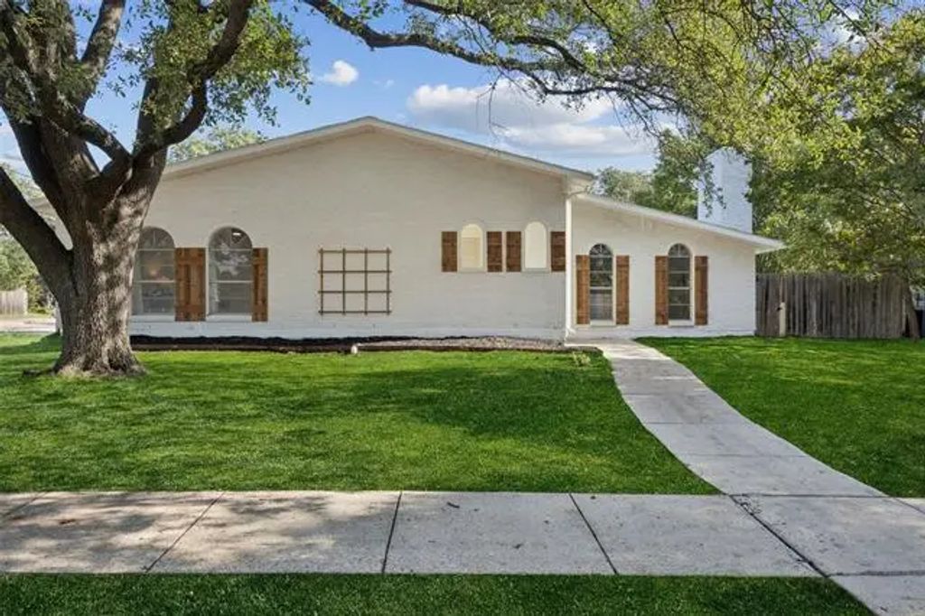 1901 Addington Drive, Carrollton