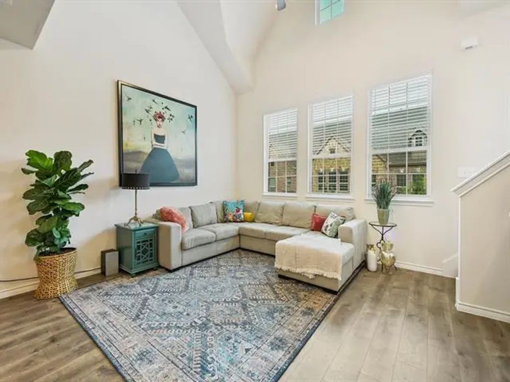 2430 Siskiyou Street, Lewisville