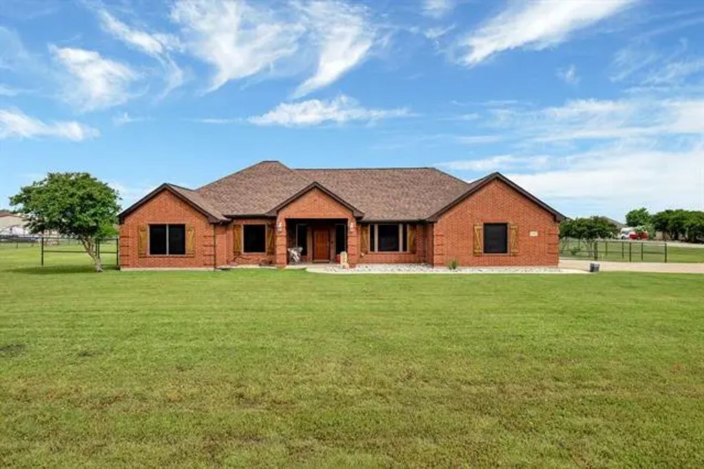 1700 N County Road, Fort Worth