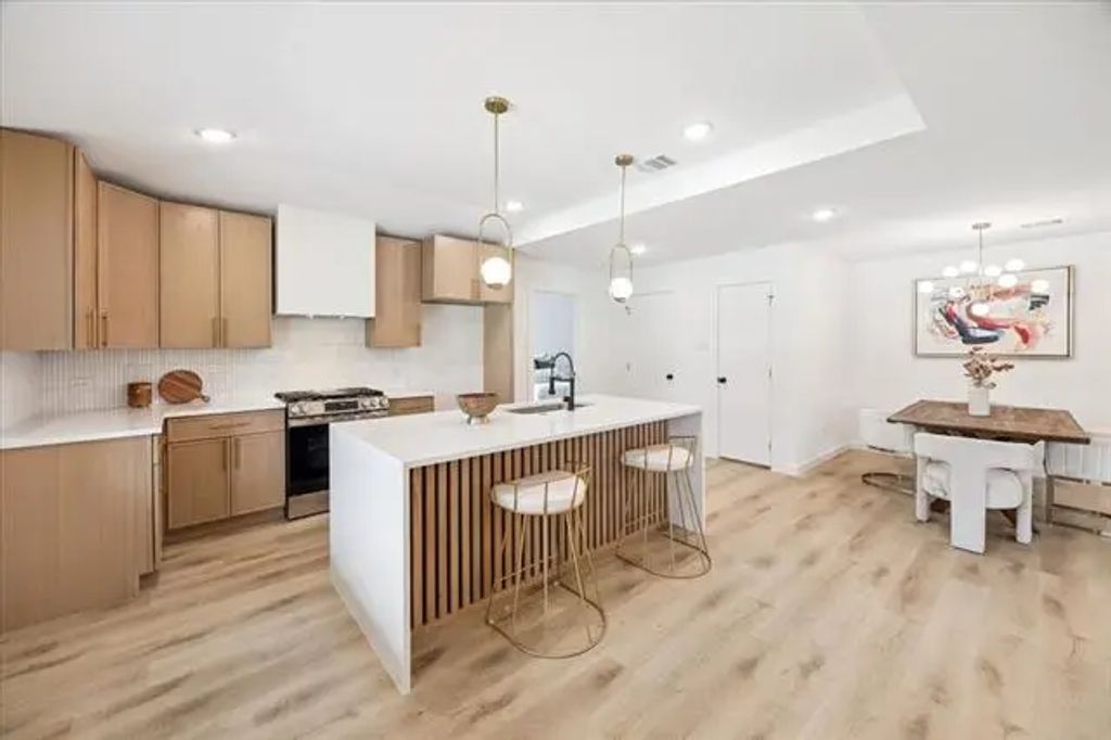 1116 Mohawk Drive, Irving