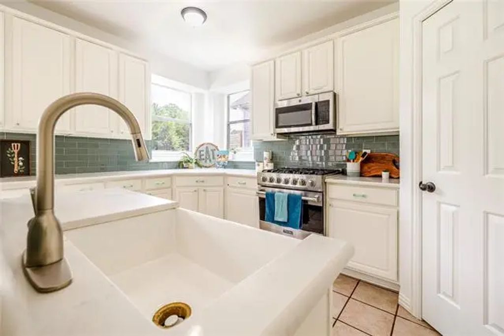 2118 Harvest Run, Garland