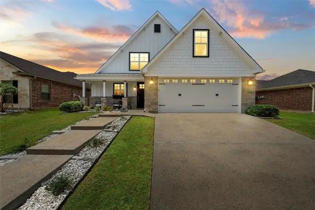 38 N Shore Circle, Waco