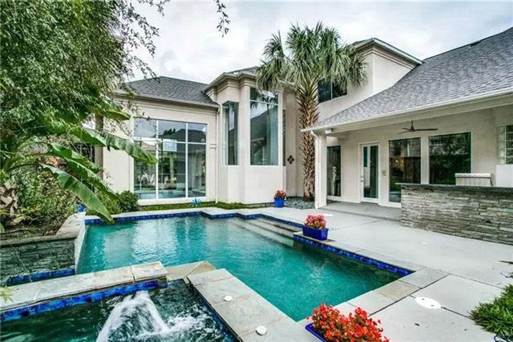 6425 Shady Oaks Lane, Plano