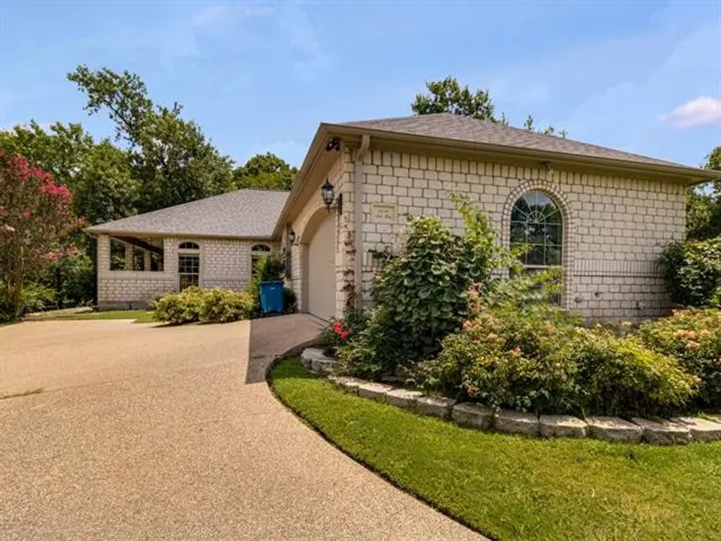 2420 Park Place, Corsicana