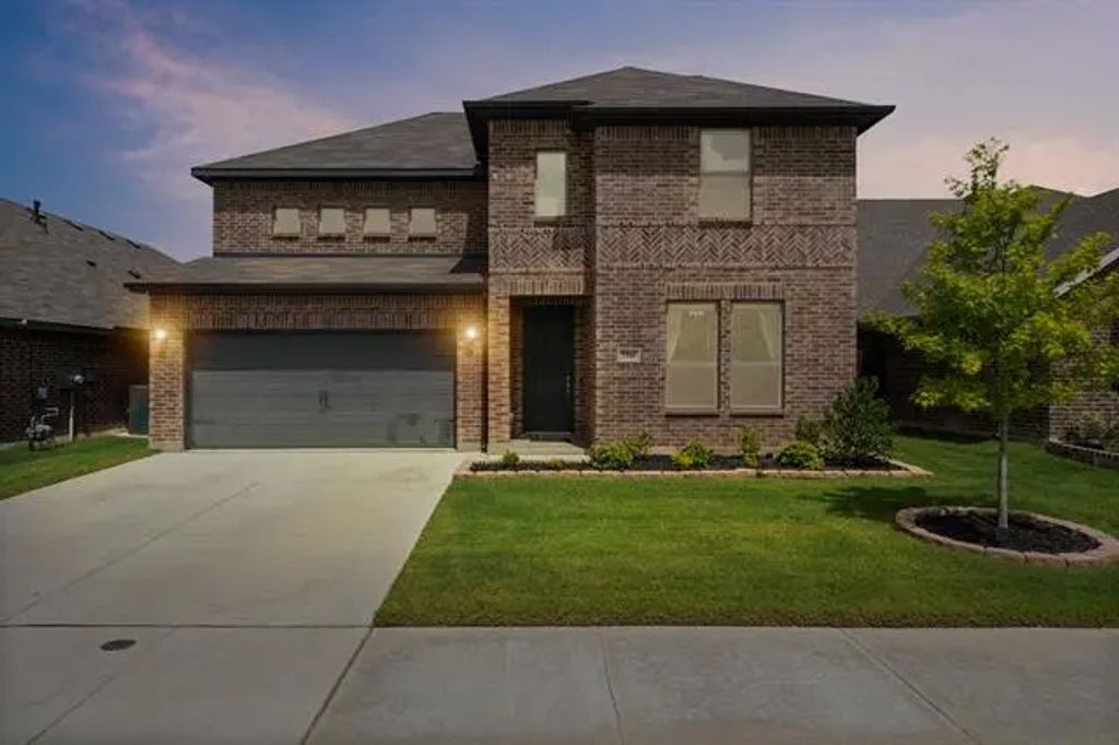 5916 Pine River Lane, Fort Worth
