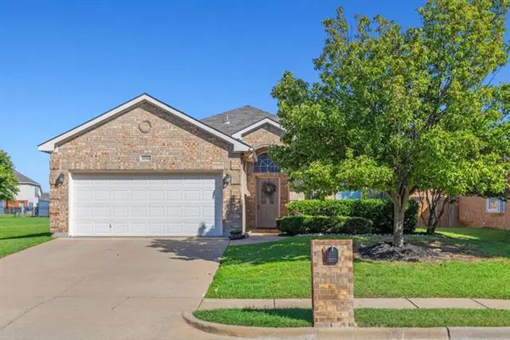 1016 Vista View Drive, Burleson