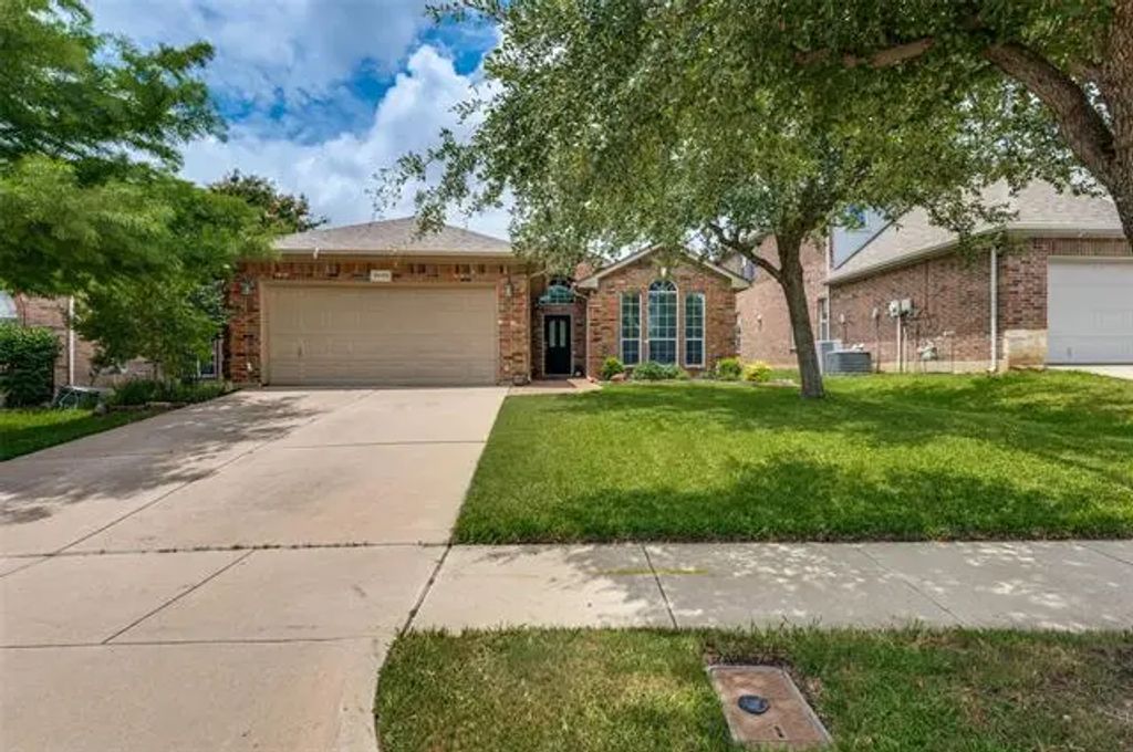 9605 Courtright Drive, Fort Worth