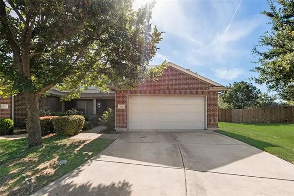 7408 Lazy Spur Boulevard, Fort Worth