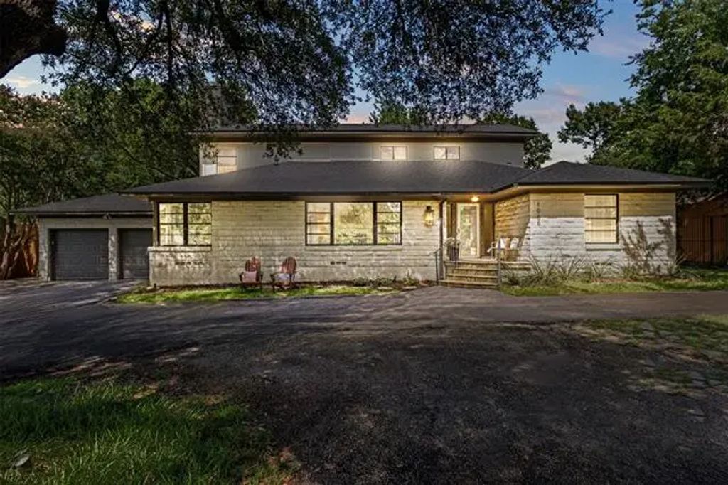 1066 N Buckner Boulevard, Dallas