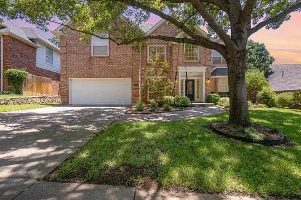 1819 Haydenbend Circle, Grapevine