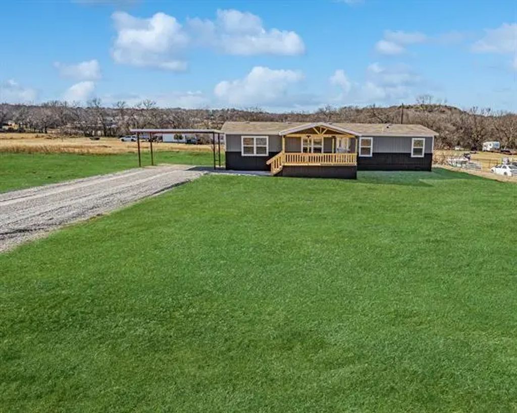 247 Lelon Lane, Springtown