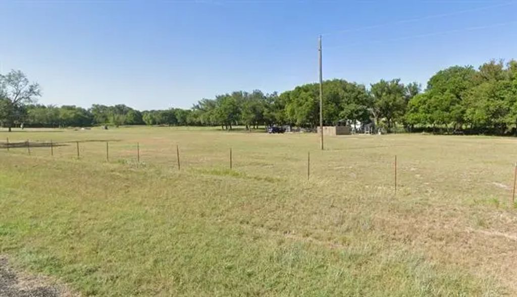 4710 Fm 1689, Sidney
