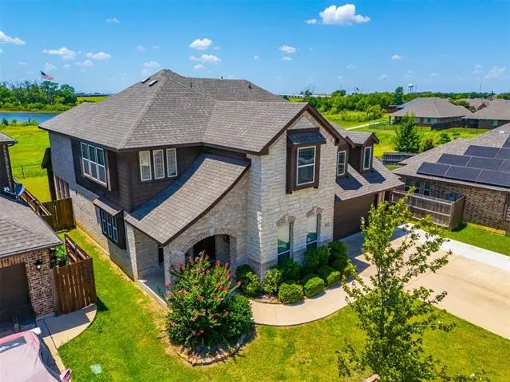 105 Cimmaron Court, Alvarado