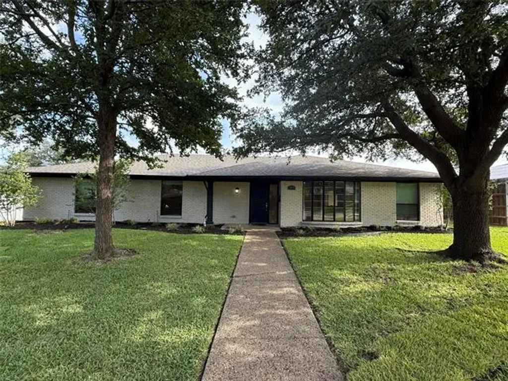 3474 Whirlaway Road, Dallas