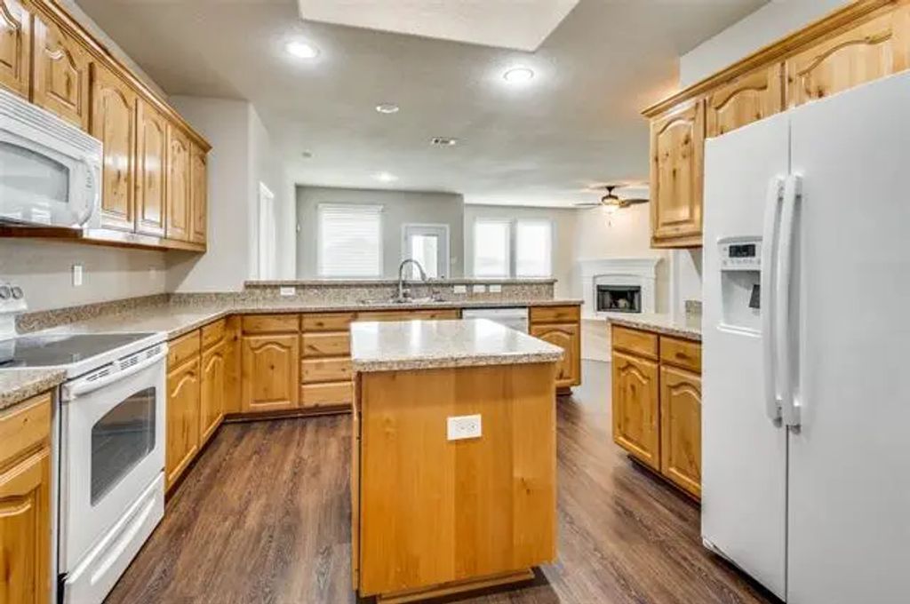 1449 Elkford Lane, Fort Worth