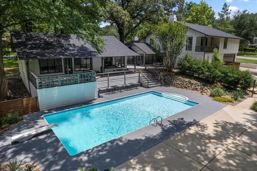507 Azalea Lane, Mount Pleasant