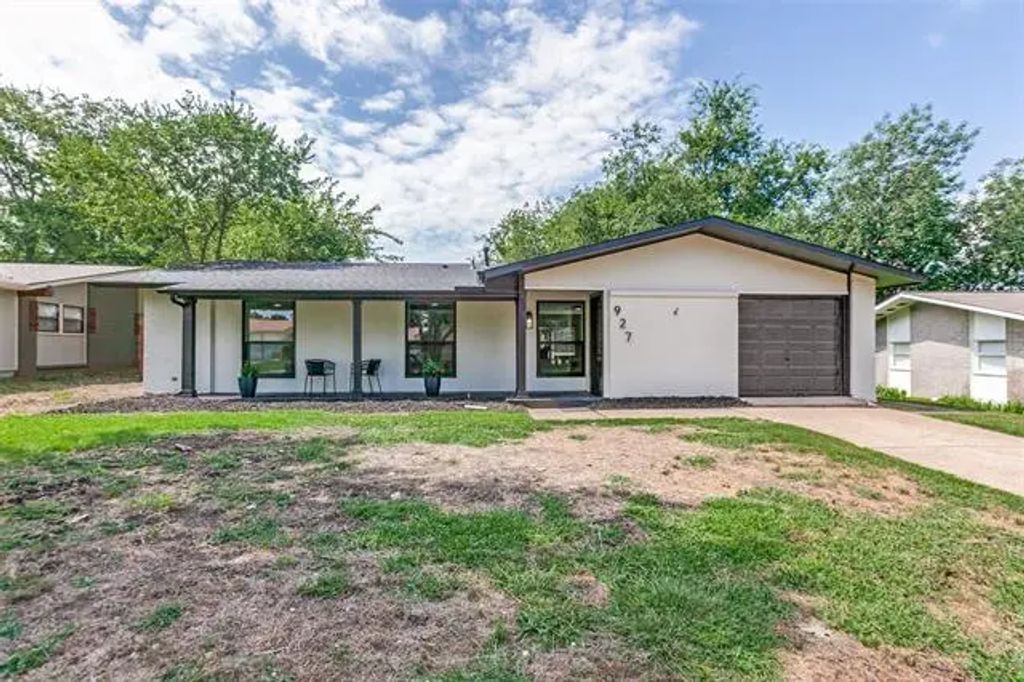 927 Warren Way, Richardson
