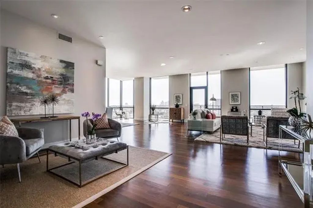 5656 N Central Expressway 805, Dallas